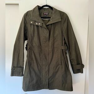 Like new fall jacket, removable hood